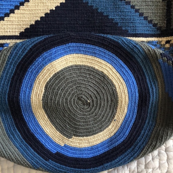 Hand Woven Cotton Crossbody Drawstring Bag - Picture 4 of 8